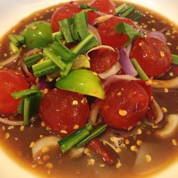 ยำไข่แดง