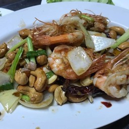 กุ้งผัดเม็ดมะม่วง