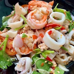 ยำรวมมิตรทะเล