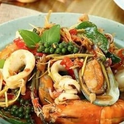 ผัดฉ่าทะเล