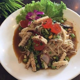 ยำขนมจีนหมูยอไข่แดงเค็ม