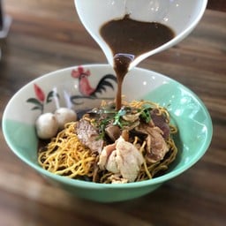 หมี่กรอบลงเรือ