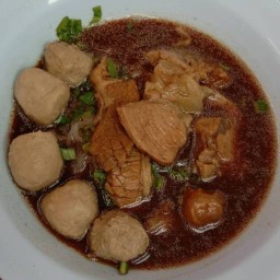 ก๋วยเตี๋ยวแชมป์(ติ๊ก)