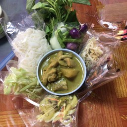 ขนมจีนแกงเขียวหวานไก่