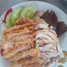 ร้านที-เอิร์น ข้าวมันไก่ ก๋วยเตี๋ยวไก่มะระ