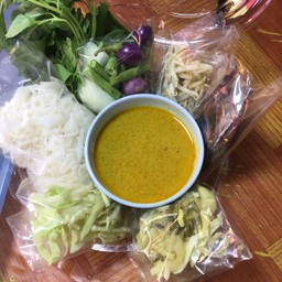 ขนมจีน.  น้ำยากะทิ