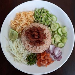 นายจือ หมูตุ๋น ข้าวคลุกกะปิ เจ้าเก่า