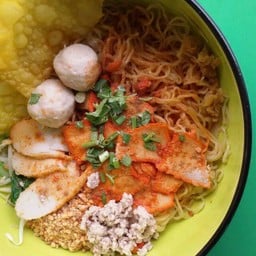 ก๊วยเตี๋ยวต้มยำเย็นตาโฟสระน้ำ