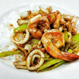 ข้าวทะเลผัดพริกแกงใต้