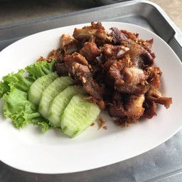 ซี่โครงอ่อนทอดกระเทียม (ใหญ่)