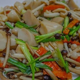 ผัดเห็ดสามสหาย