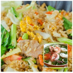 ข้าวผัดหมู+ต้มยำรวมมิตรน้ำใส