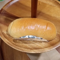 ขนมปังไส้กรอก
