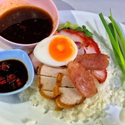 ตุ๊กตา ข้าวหมูแดง ข้าวมันไก่(ตลาดบางบัวทอง)
