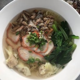บะหมี่เกี๊ยวปู สามแยกกระจับ