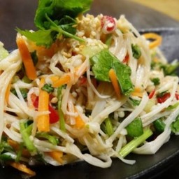 ยำเห็ดเข็มทอง