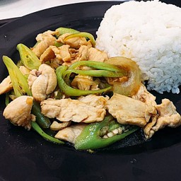 ข้าวราดผัดพริกหยวกไก่.