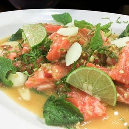 ยำแซลมอน