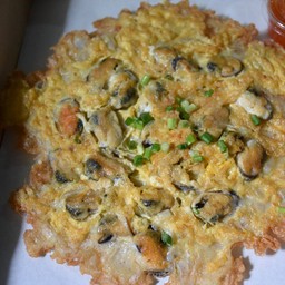หอยแมลงภู่ทอด fried mussels with egg