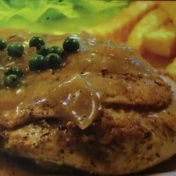 สเต็กไก่เกรวี่ซอสพริกไทยดำ