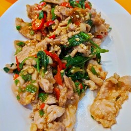 ผัดกะเพราหมูชิ้น