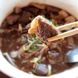 ก๋วยเตี๋ยวเรือเจ๊กี หน้าโรงบาล