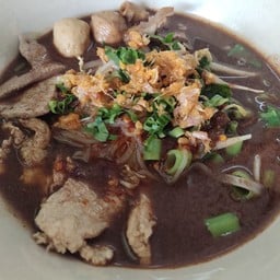 ก๋วยเตี๋ยวเรือหมูน้ำตก ธรรมดา