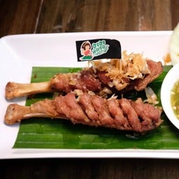 น่องทอดกระเทียม หนึ่งเดียวในไทย