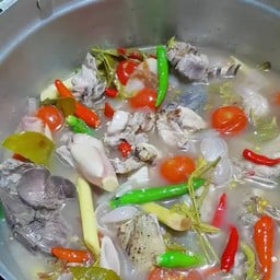 ไก่บ้านต้มยำ