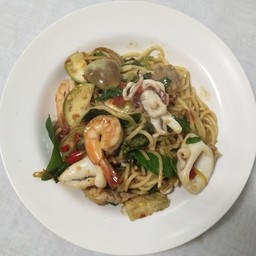 สปาเก็ตตี้ผัดขี้เมาทะเล
