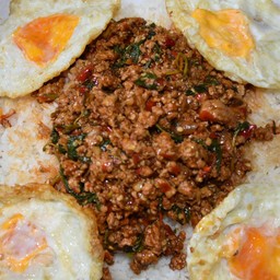 กระเพราถาดหมูสับ stir fried basil with minced pork