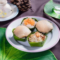 ข้าวเหนียวหน้าต่าง ๆ (สังขยา,กุ้ง,ปลาแห้ง)