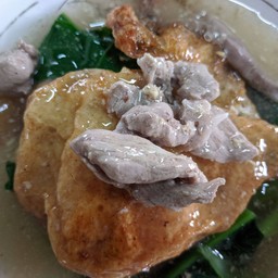 ราดหน้าเส้นใหญ่ไข่ดาว