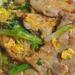 สุกี้แห้งหมู