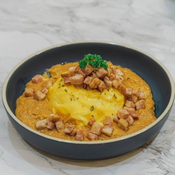 ข้าวไข่ข้นซอสไข่เค็ม + เบคอน