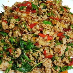 กระเพราหมูสับ เป็นกับข้าว