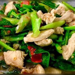 คะน้าน้ำมันหอยไก่ราดข้าว