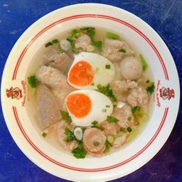 ข้าวต้มหมูไข่เค็ม