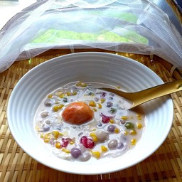 บัวลอยไข่เค็มทับทิมสยาม  พิเศษใส่ทุกอย่าง