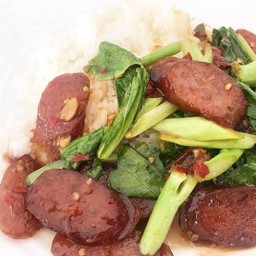 คะน้าน้ำมันหอยกุนเชียงราดข้าว