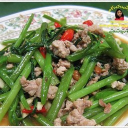 ผัดผักบุ้งหมูราดข้าว