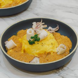 ข้าวไข่ข้นซอสไข่เค็ม + ปลาหมึก