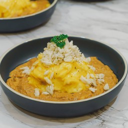 ข้าวไข่ข้นซอสไข่เค็ม + เนื้อปู