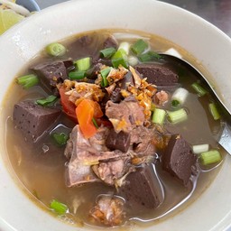 ขนมจีนน้ำหมู