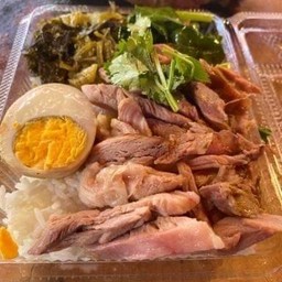 ข้าวขาหมูเนื้อล้วน