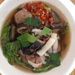 เนื้อต้มบ้านสิงห์ หน้าค่ายบุรฉัตร