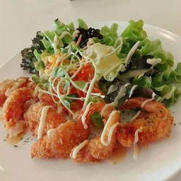 สลัดกุ้งทอด