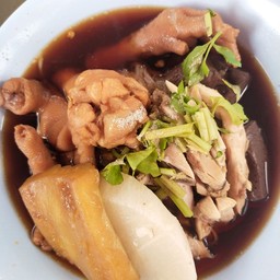 ก๋วยเตี๋ยวไก่ตุ๋น