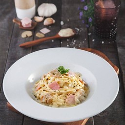 สปาเก็ตตี้ไวท์ซอส