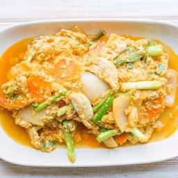 หมูผัดผงกระหรี่เป็นกับข้าว